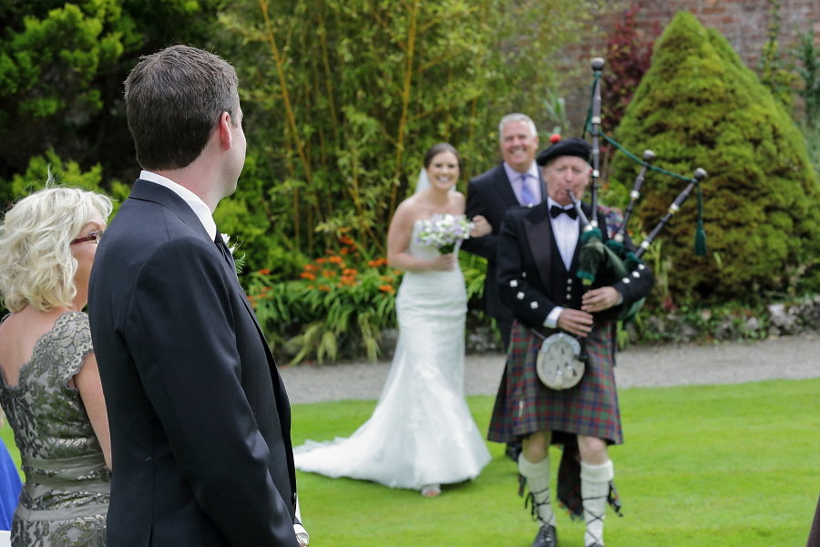 A Perfect Outdoor Wedding Ceremony In Ireland Dream Irish Wedding